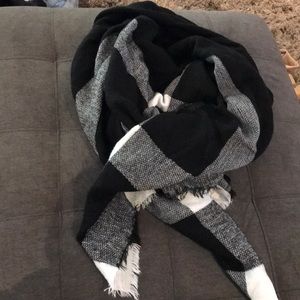 Oversized white and black plaid scarf.